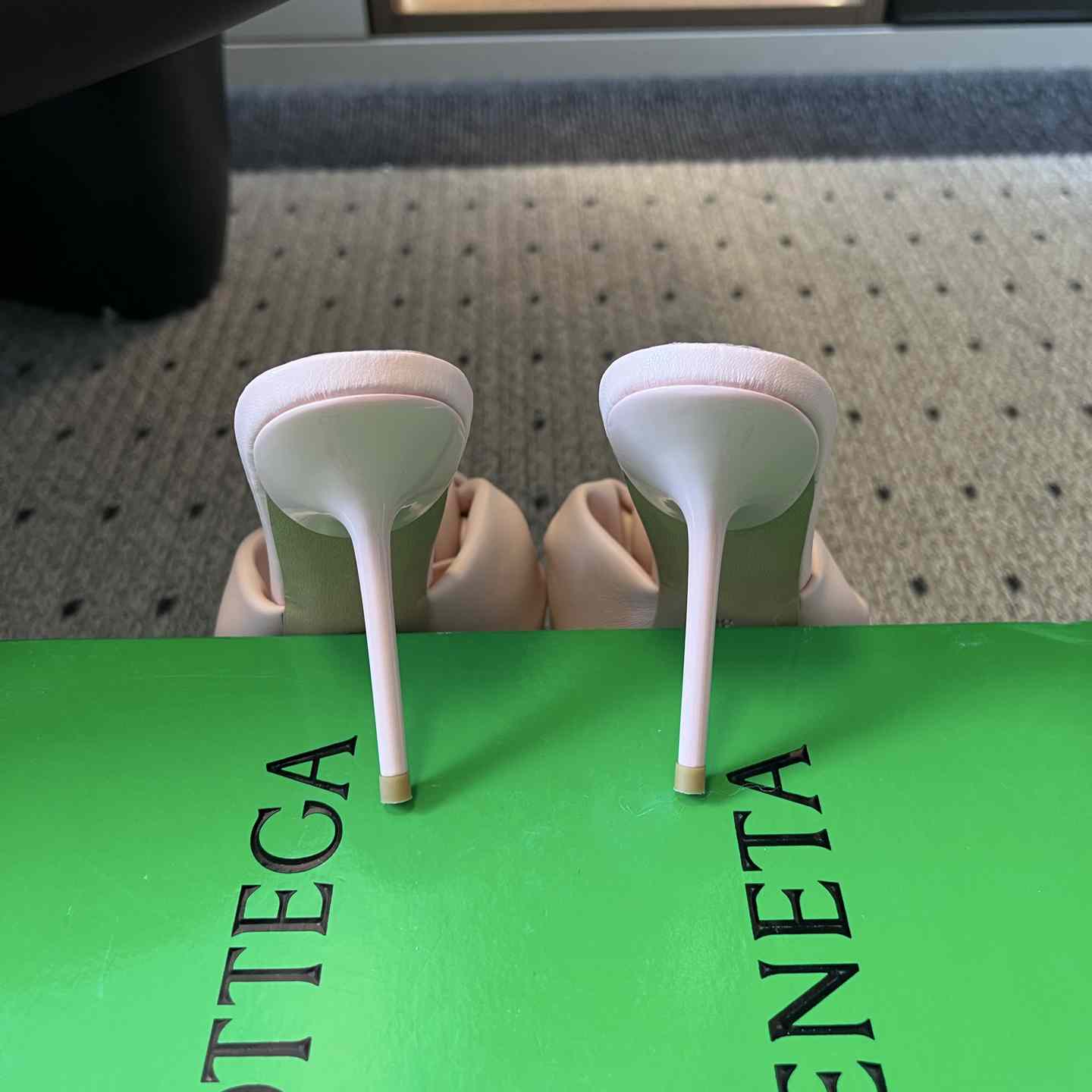 Bottega Veneta Cherry Mule - DesignerGu