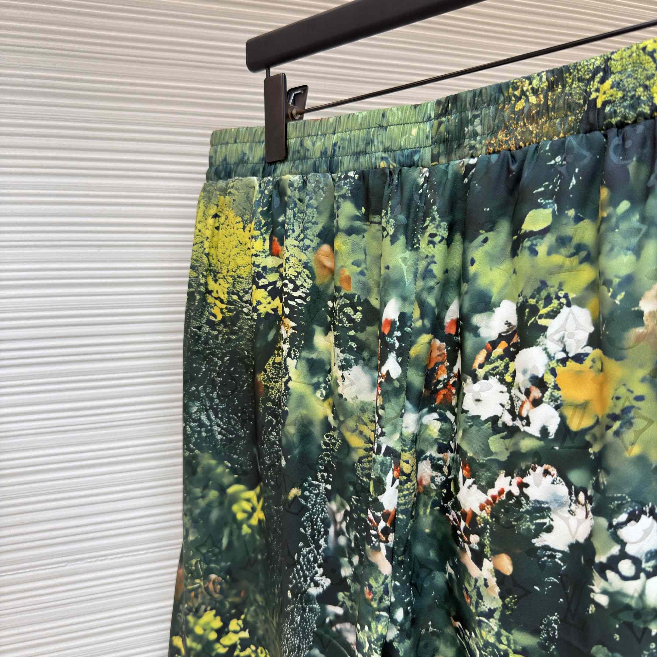 Louis Vuitton Monogram Silk Shorts 1AKOM3 - DesignerGu