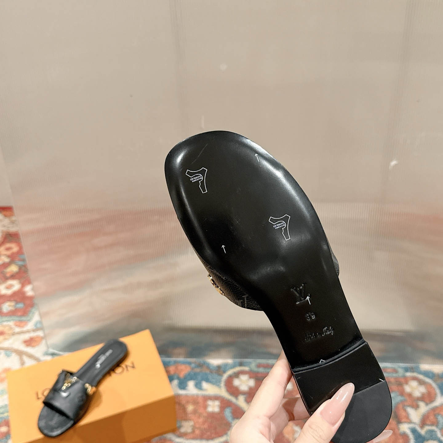 Louis Vuitton LV Mare Flat Mule - DesignerGu