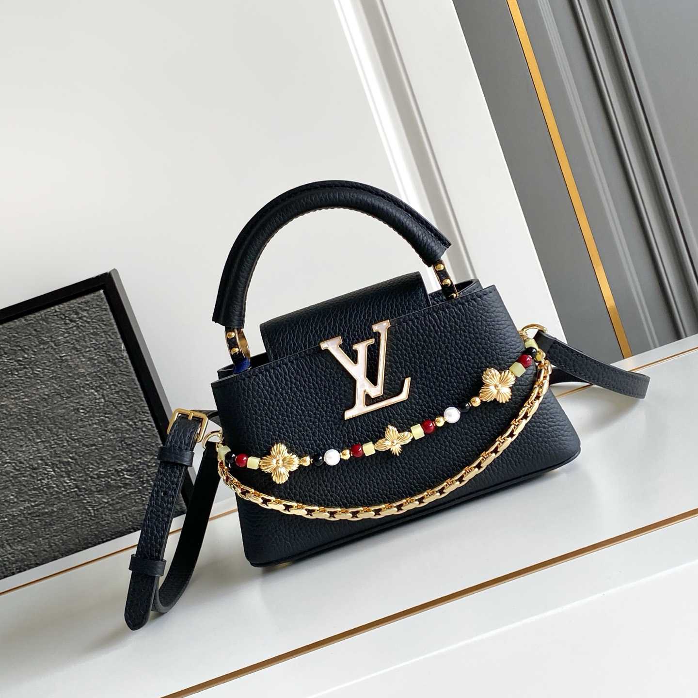 Louis Vuitton Capucines East West Mini M29443 - DesignerGu