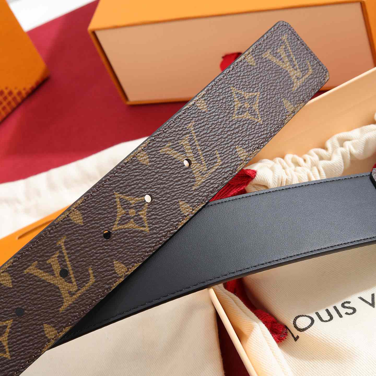 Louis Vuitton LV Pyramide 40mm Belt - DesignerGu