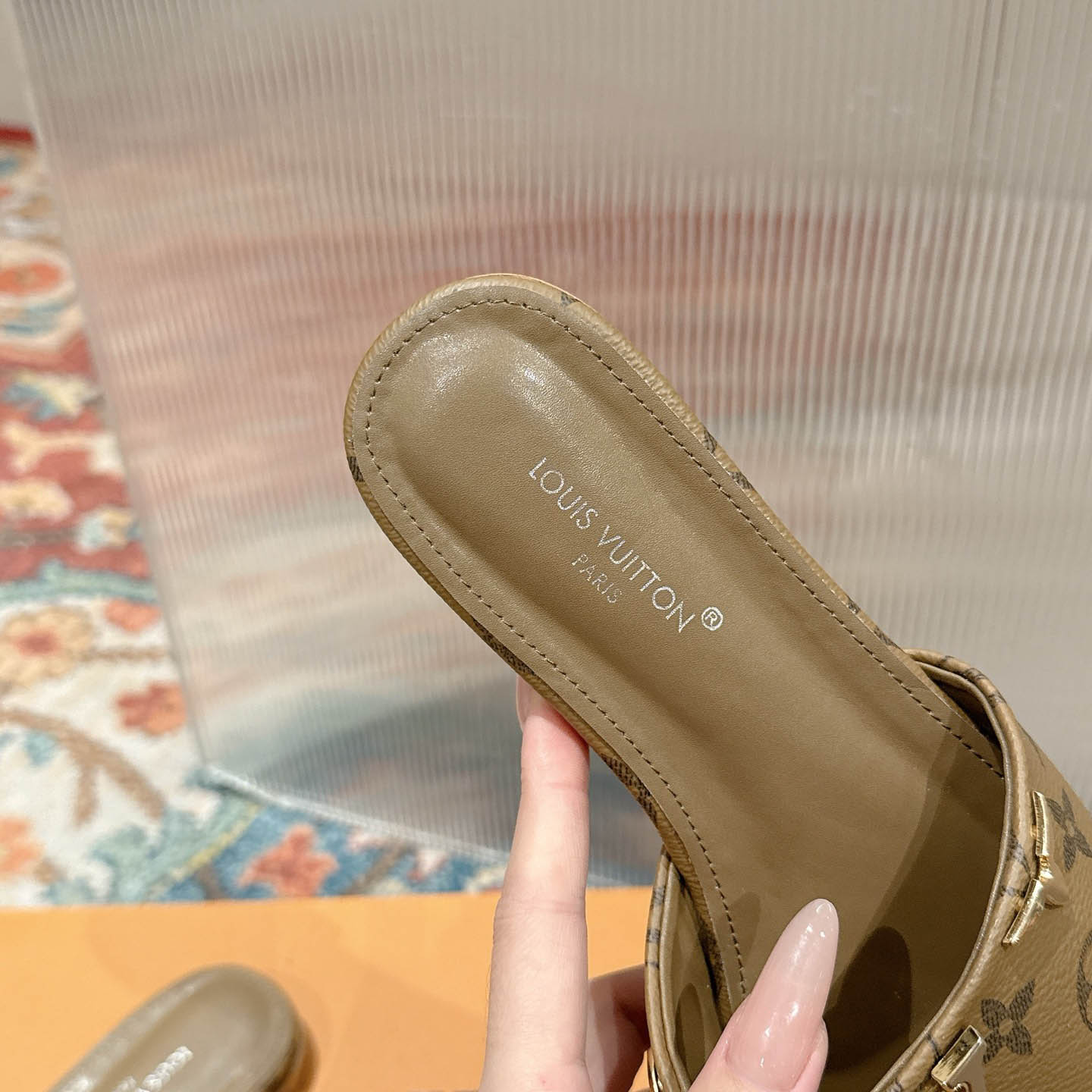 Louis Vuitton LV Mare Flat Mule - DesignerGu