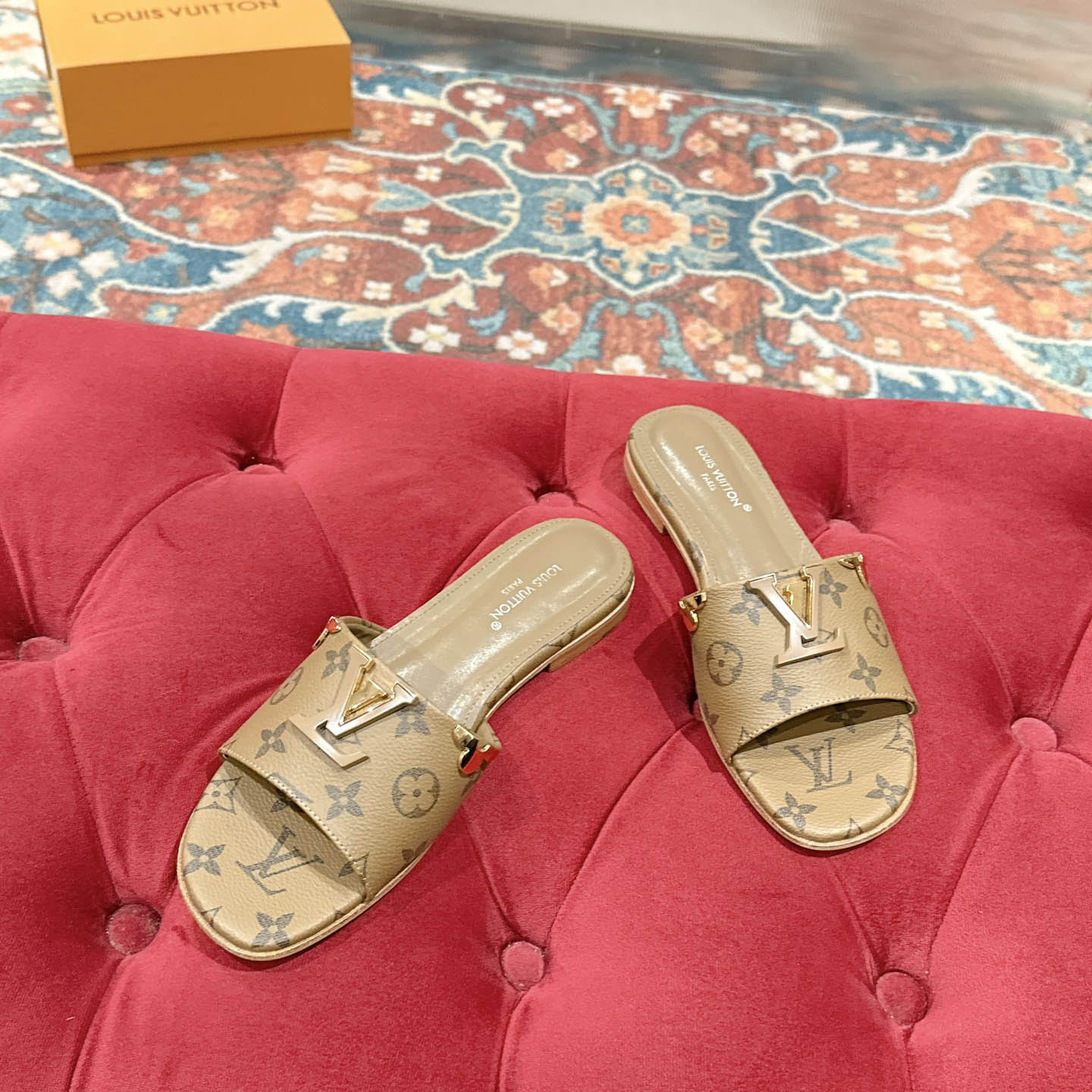 Louis Vuitton LV Mare Flat Mule - DesignerGu
