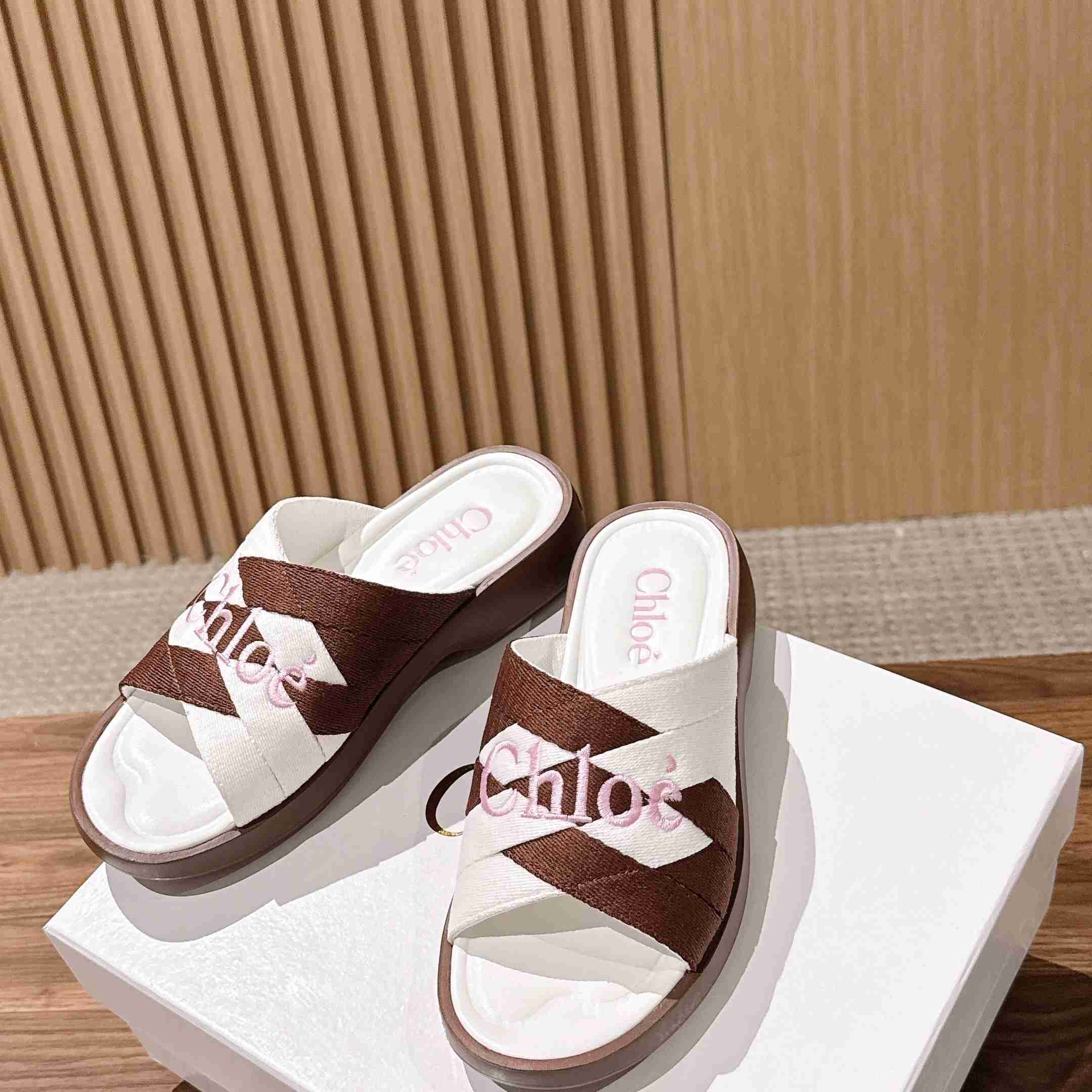 Chloe Poolette Sandals - DesignerGu