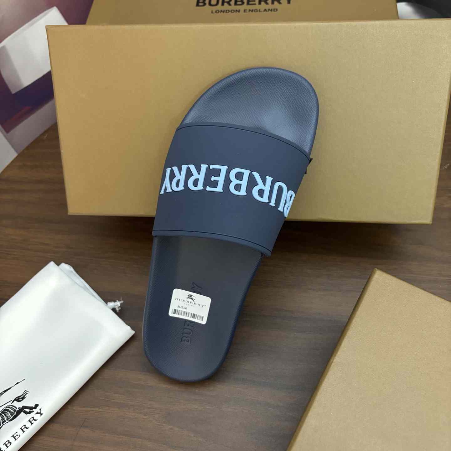 Burberry Logo Slides - DesignerGu