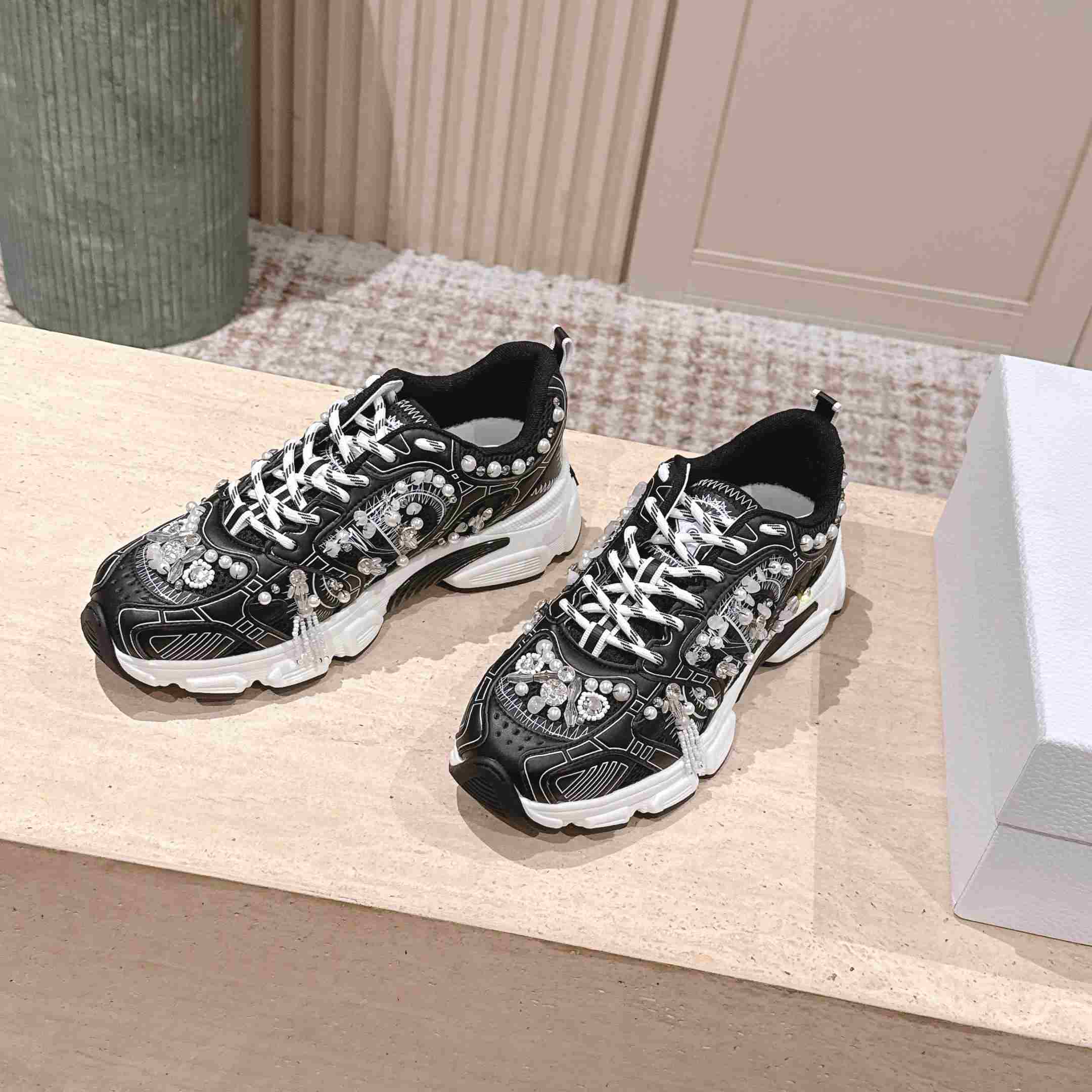 Dior Chrono Sneaker - DesignerGu