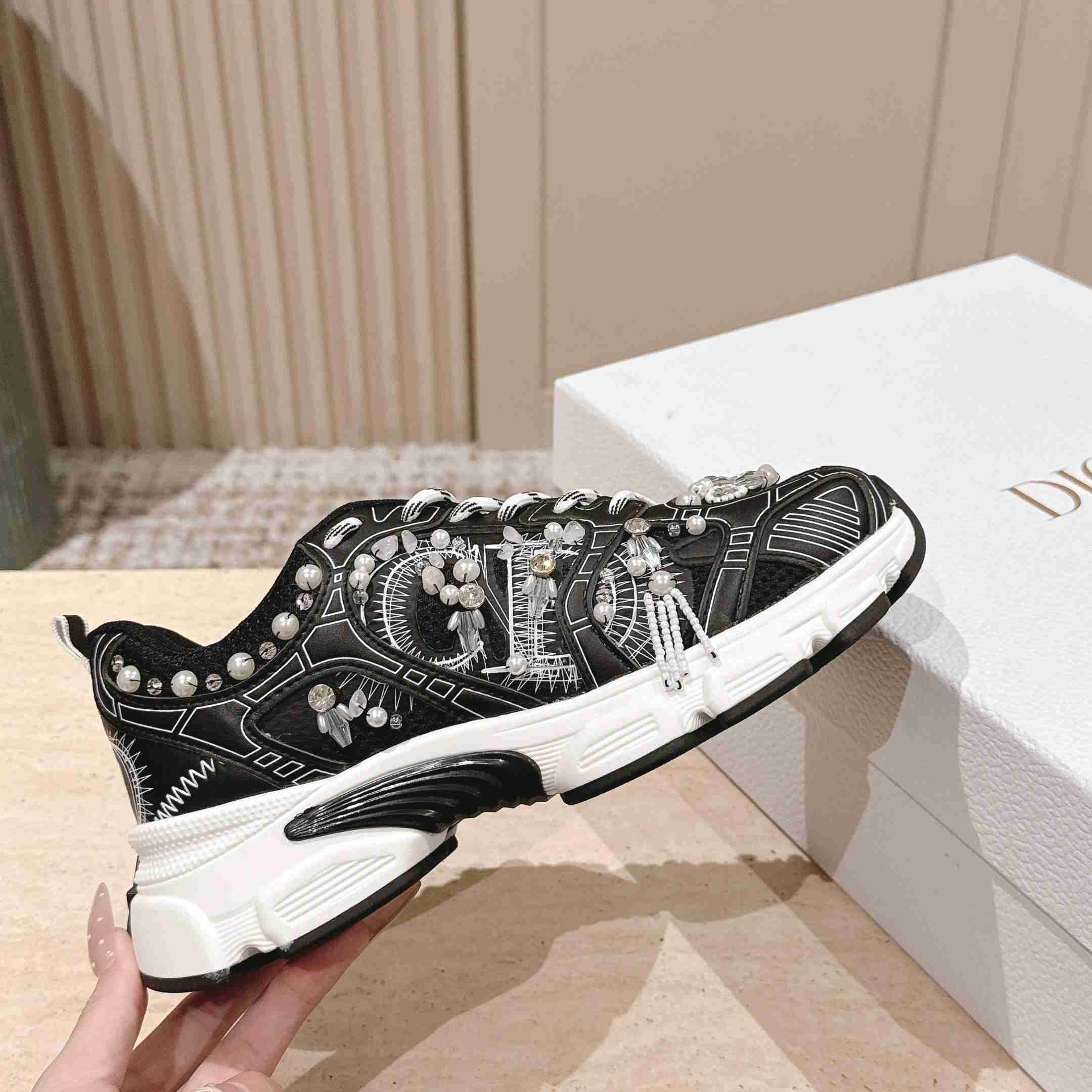 Dior Chrono Sneaker - DesignerGu
