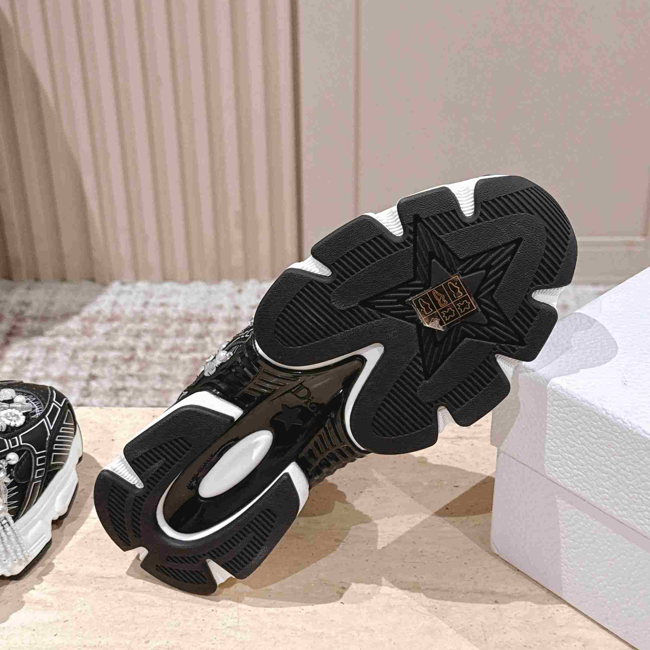 Dior Chrono Sneaker - DesignerGu