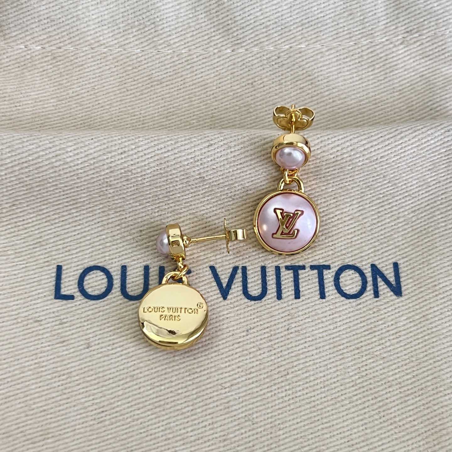 Louis Vuitton LV Pearly Confetti Earrings - DesignerGu