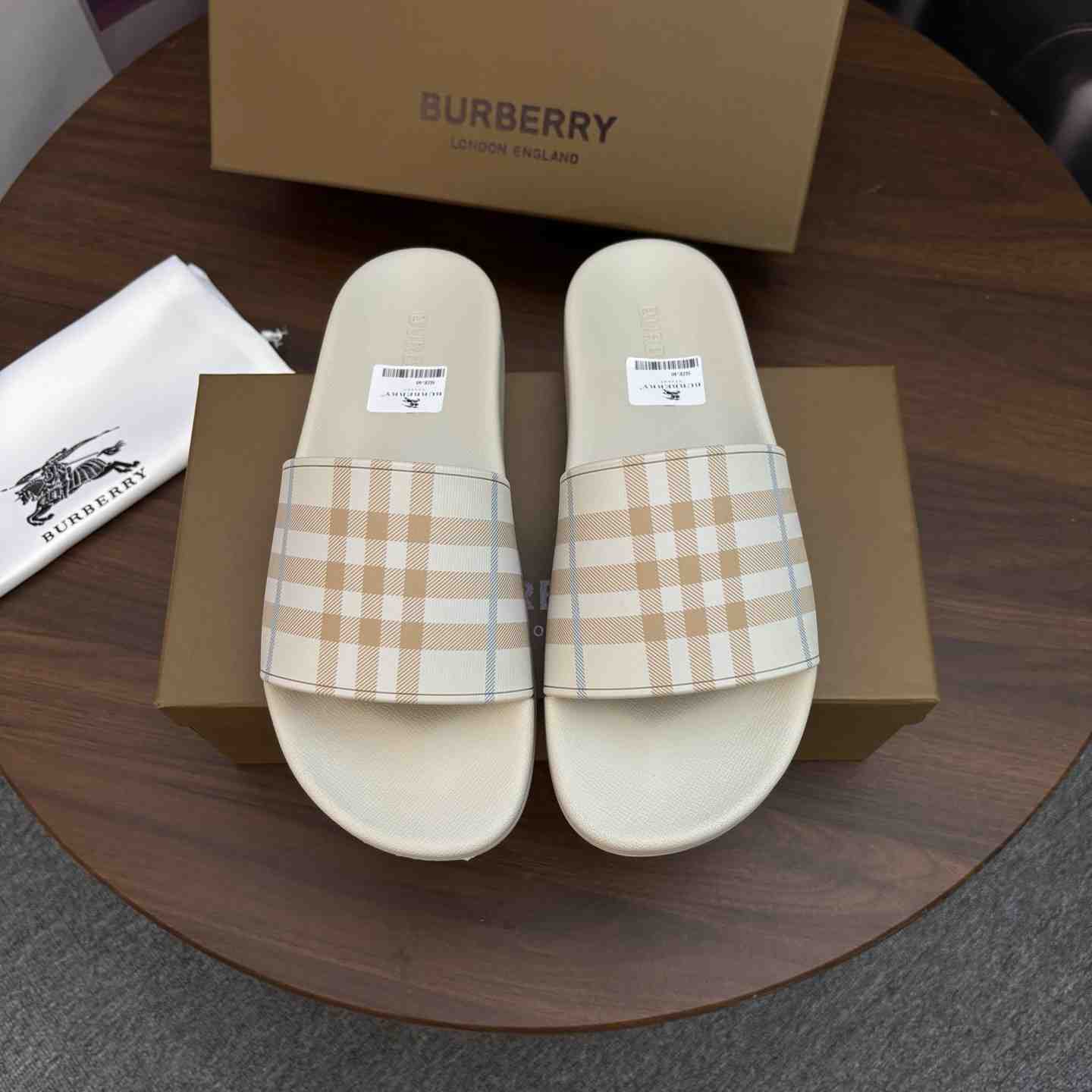 Burberry Check Slides - DesignerGu