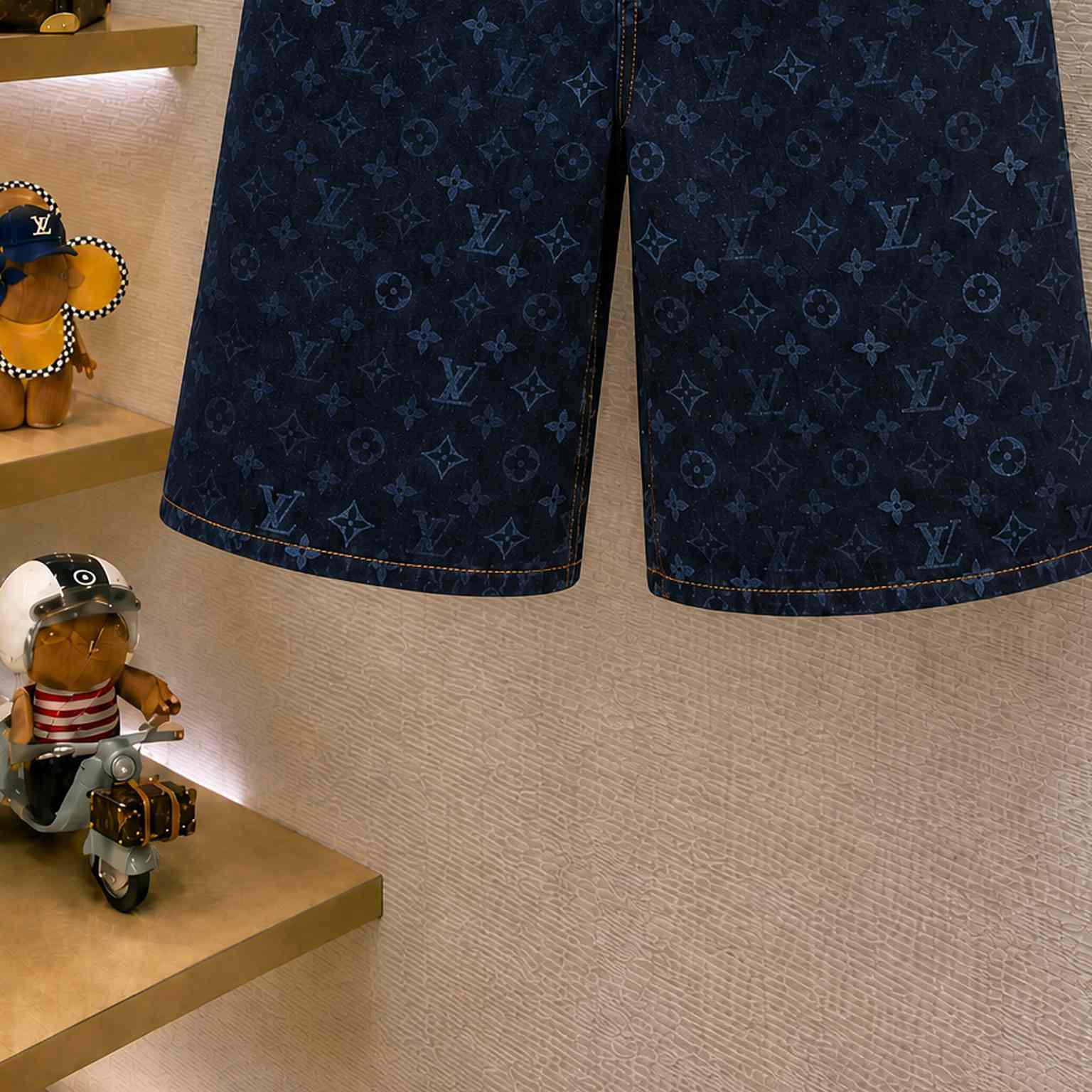 Louis Vuitton Monogram Denim Shorts 1AK6R0 - DesignerGu