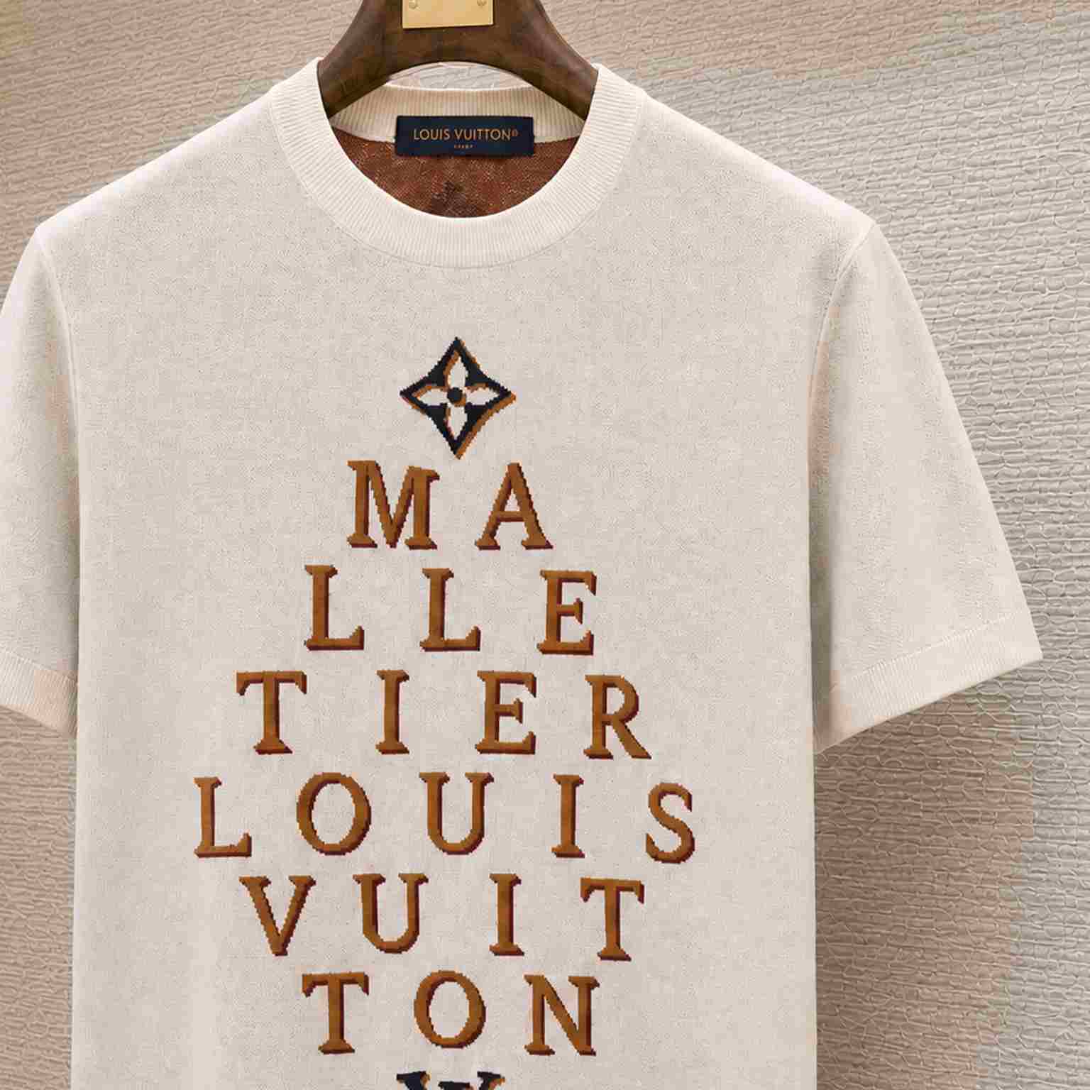 Louis Vuitton Short-Sleeved Signature Crewneck 1AK6YT - DesignerGu