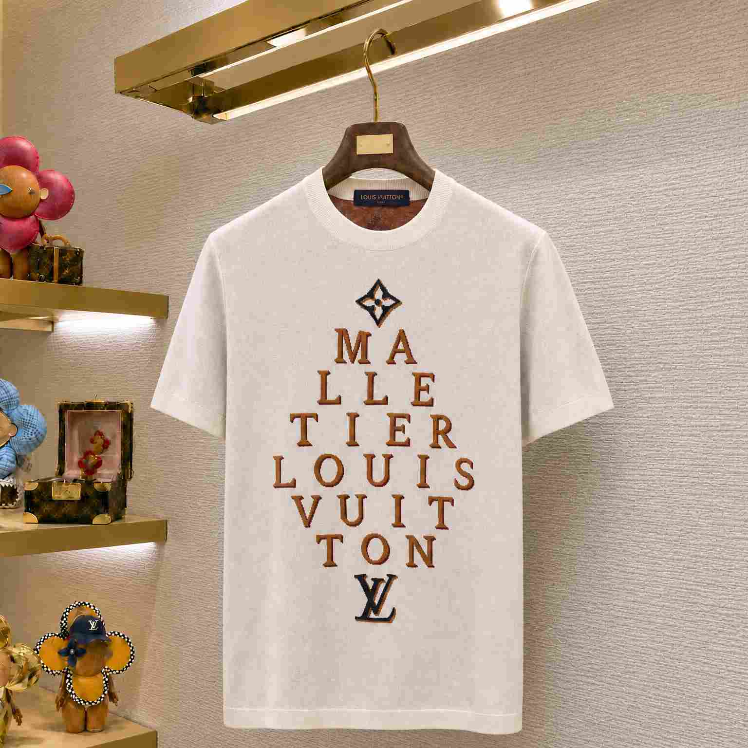 Louis Vuitton Short-Sleeved Signature Crewneck 1AK6YT - DesignerGu