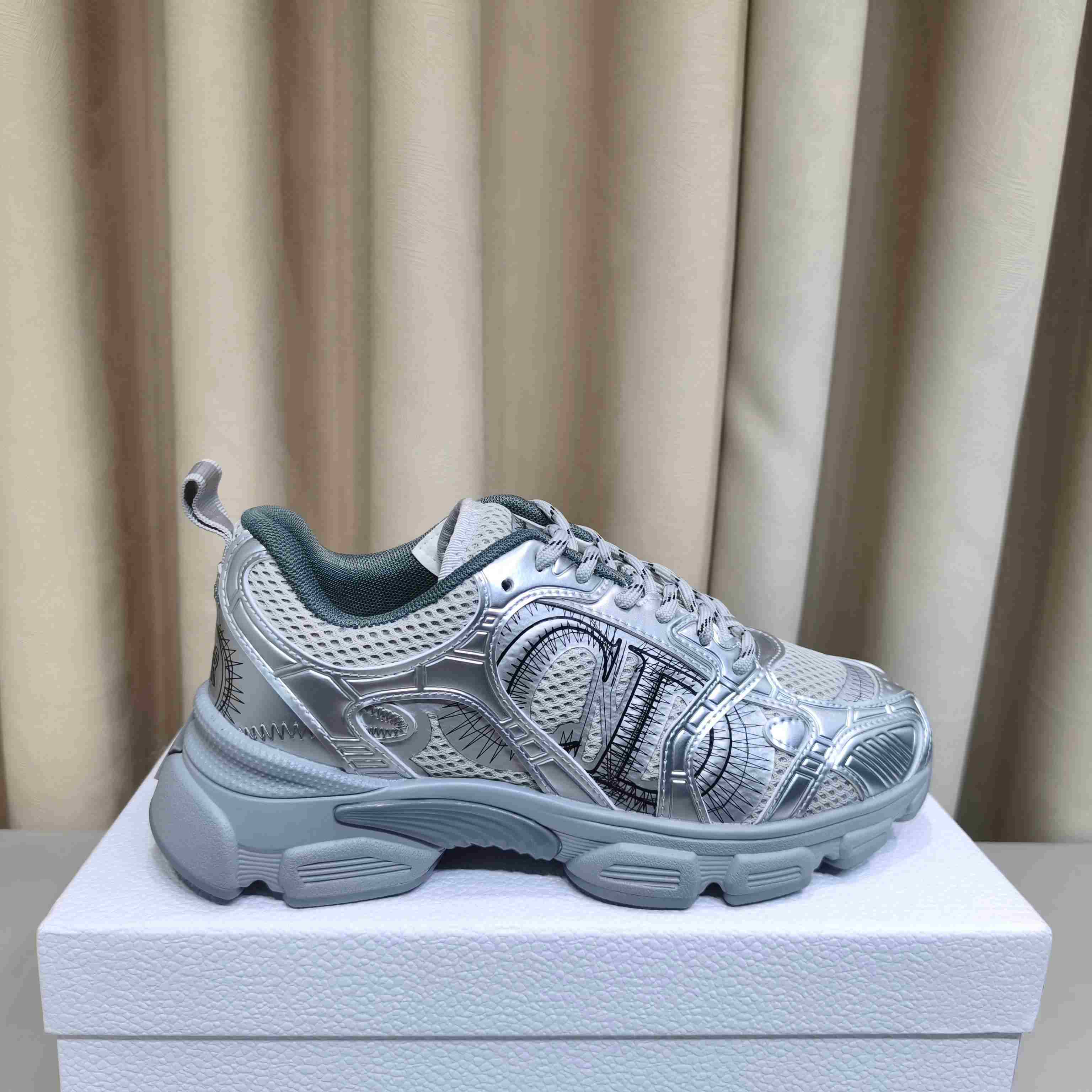 Dior Chrono Sneaker - DesignerGu