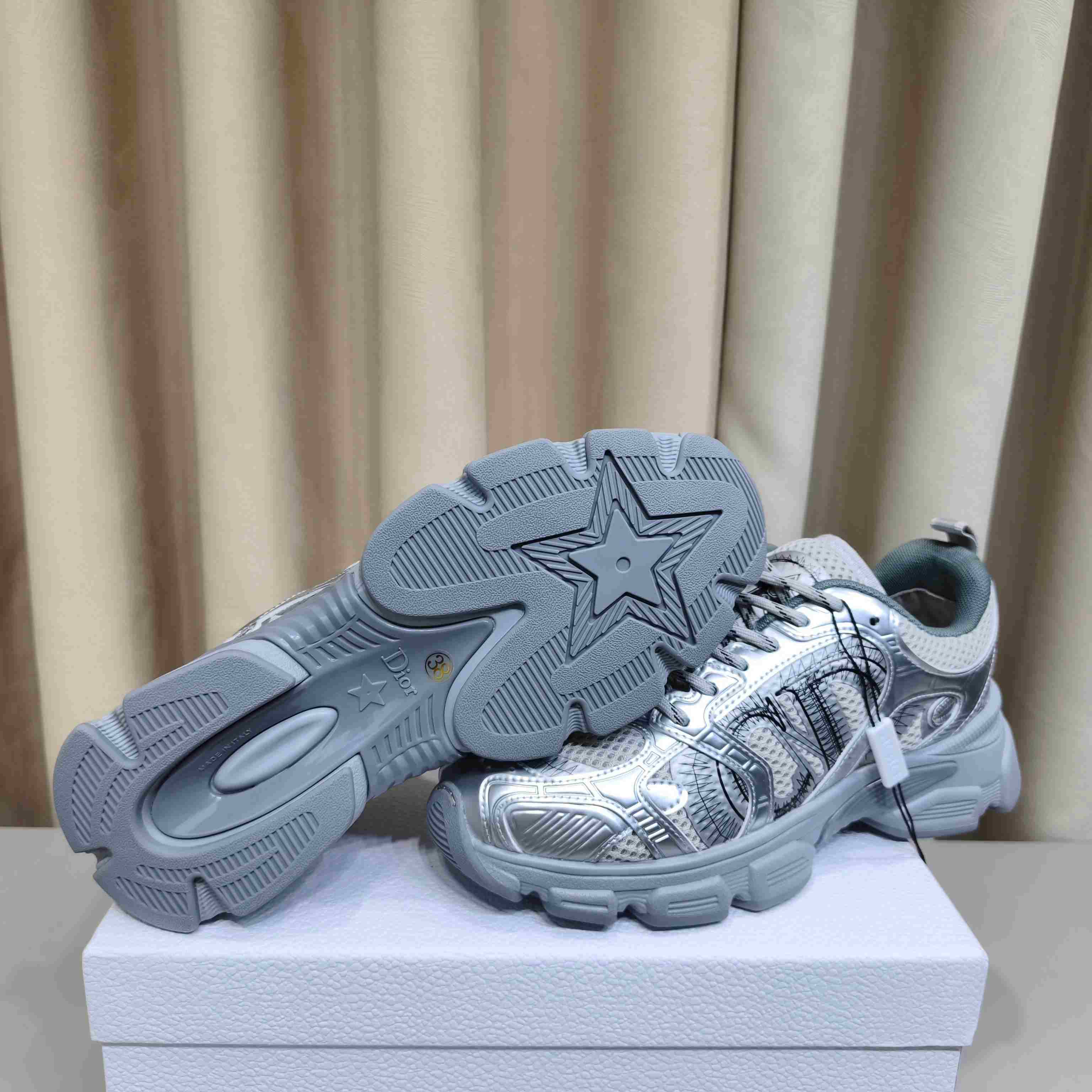 Dior Chrono Sneaker - DesignerGu
