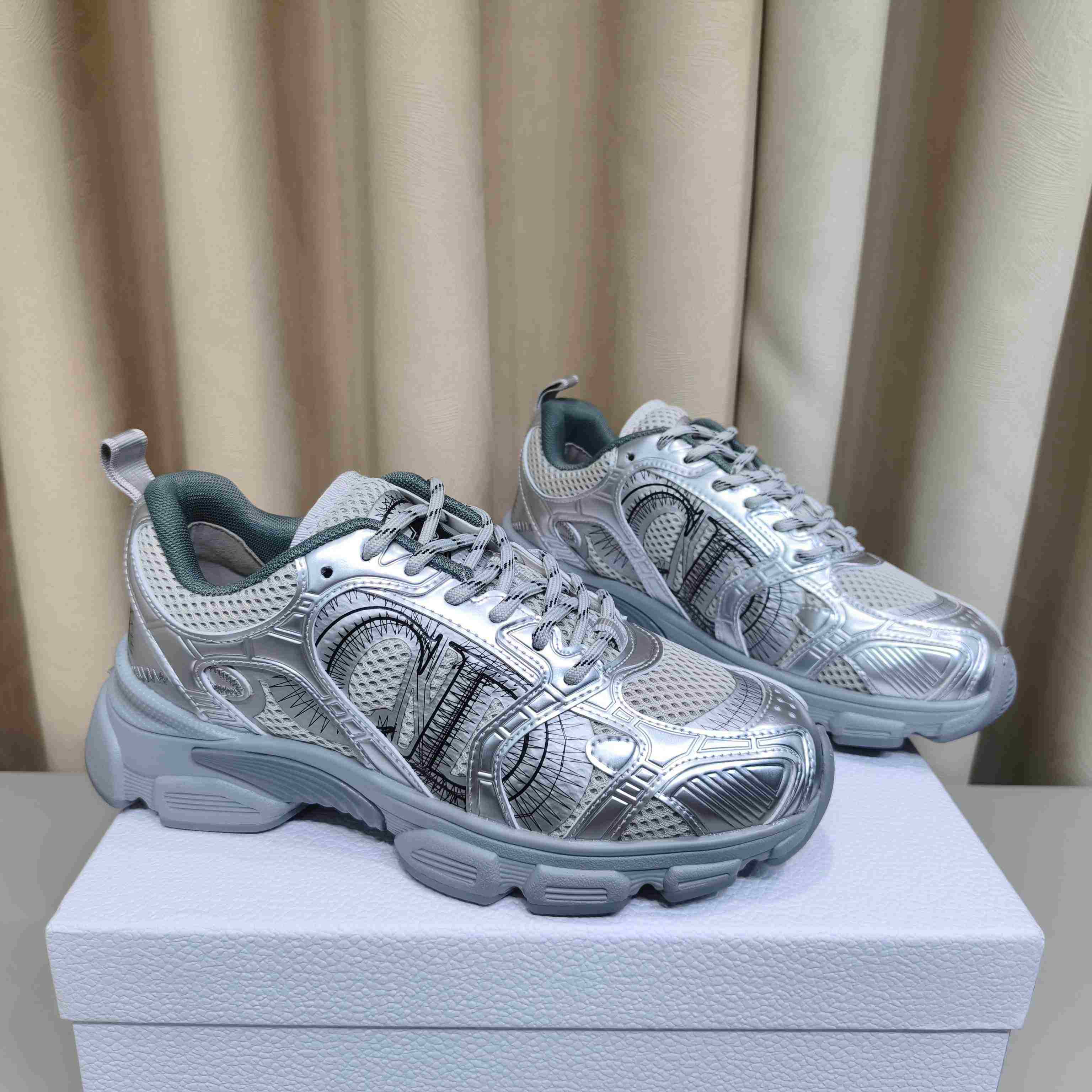 Dior Chrono Sneaker - DesignerGu