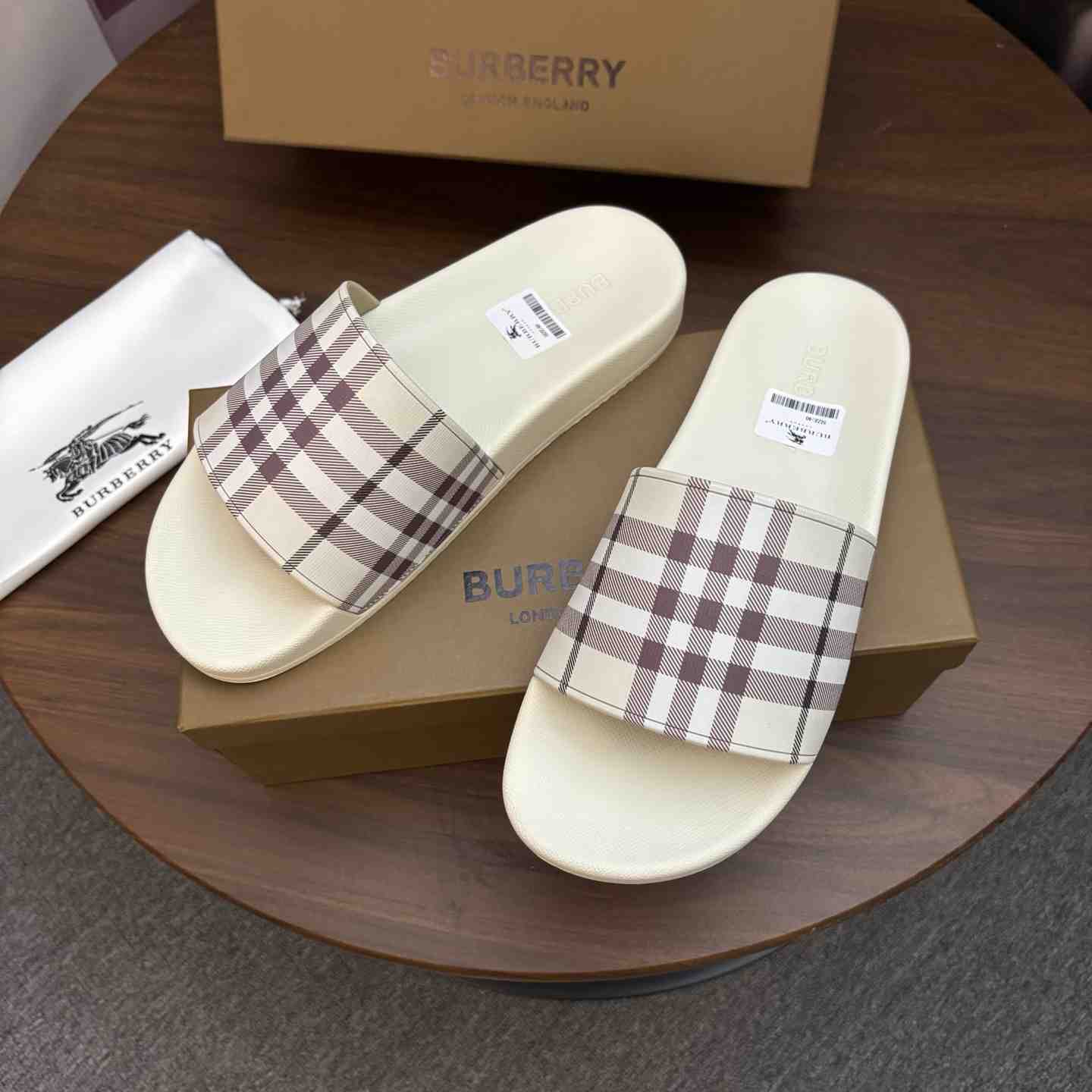 Burberry Check Slides - DesignerGu