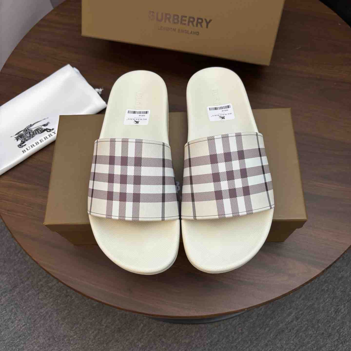 Burberry Check Slides - DesignerGu