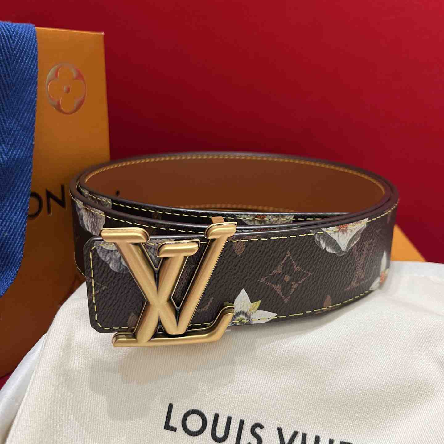 Louis Vuitton 40mm Reversible Belt - DesignerGu