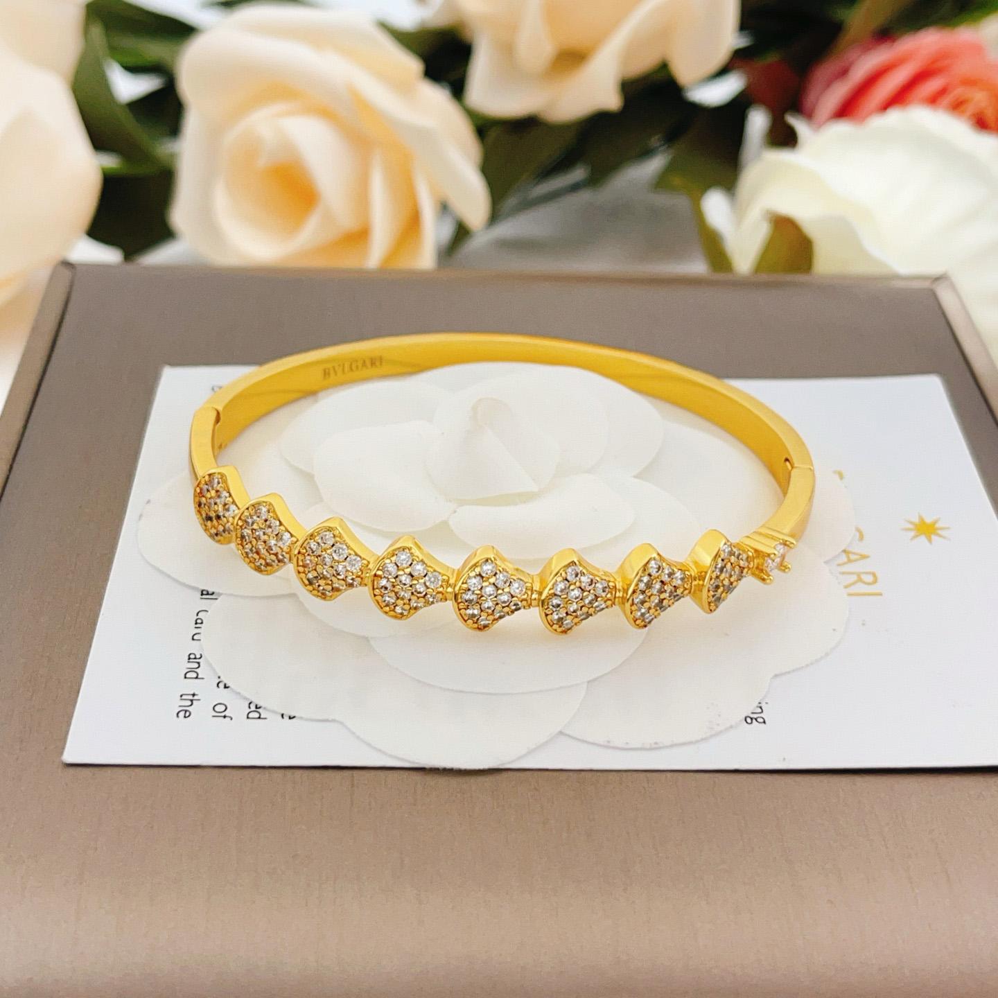 Bvlgari Bracelet - DesignerGu