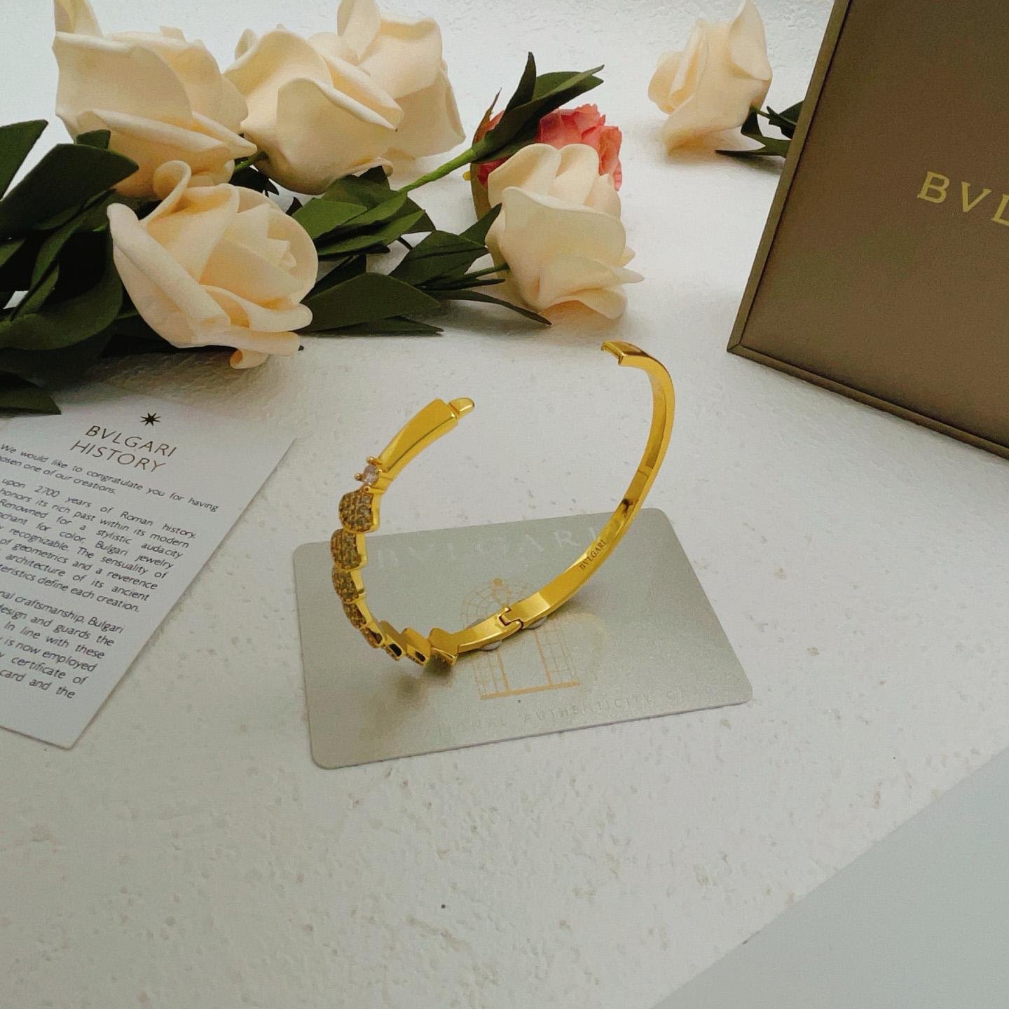 Bvlgari Bracelet - DesignerGu