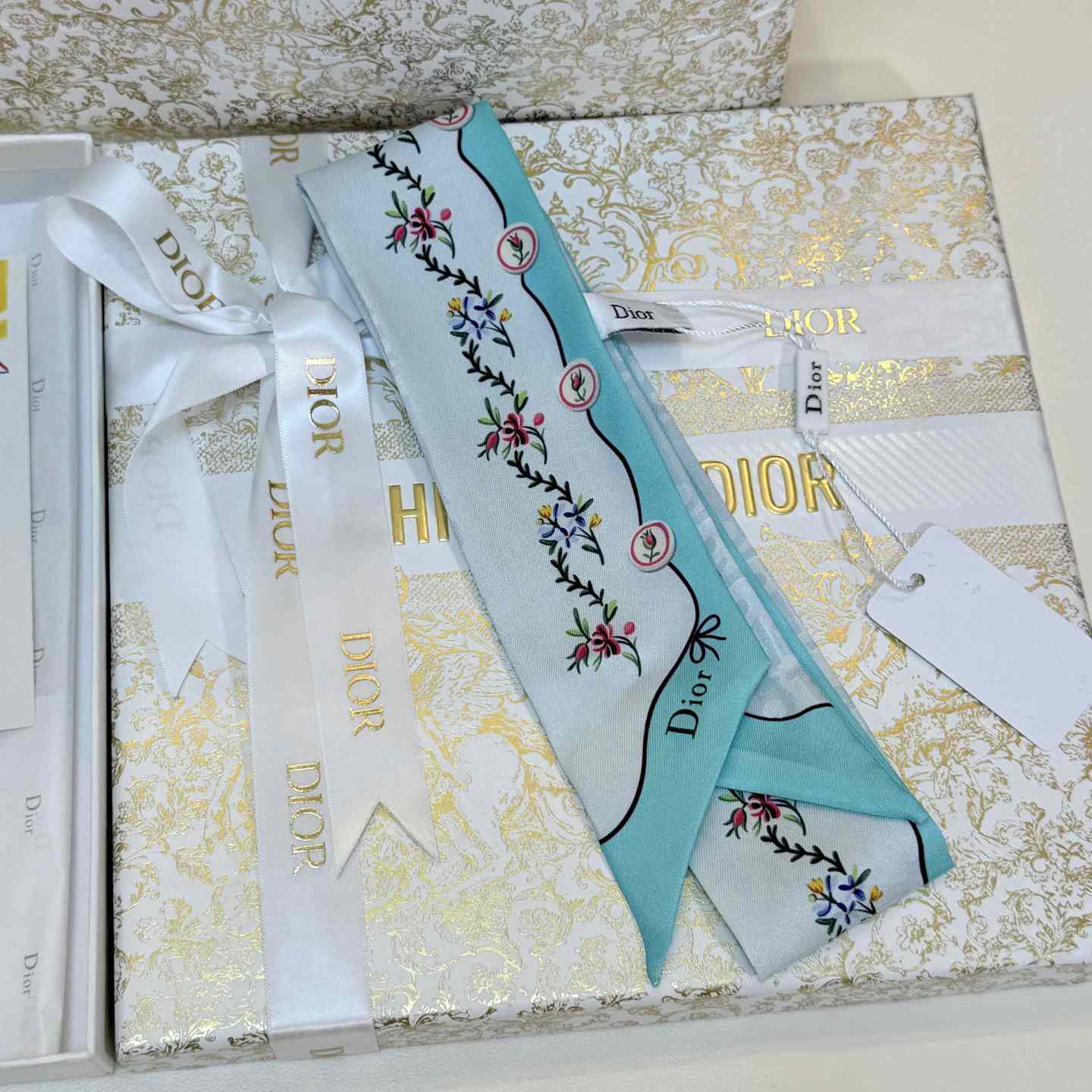 Dior Dioramour Revolution Flowers Mitzah Scarf - DesignerGu