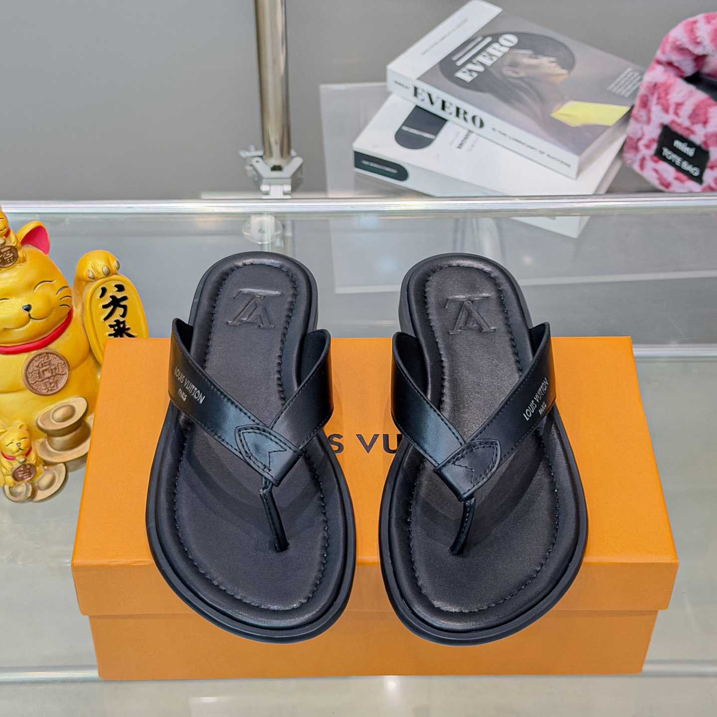 Louis Vuitton LV Sunset Thong - DesignerGu