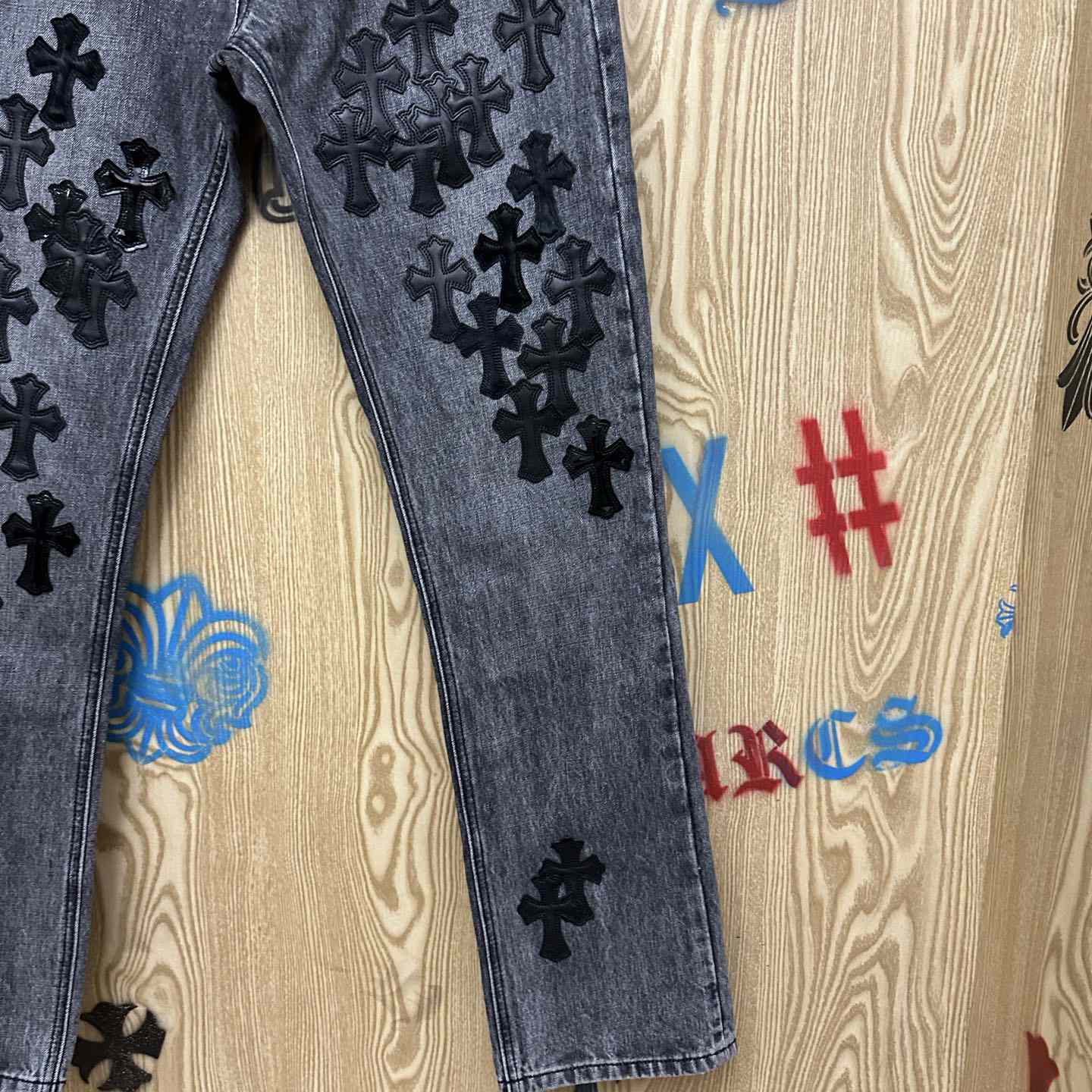 Chrome Hearts  Jeans  - DesignerGu