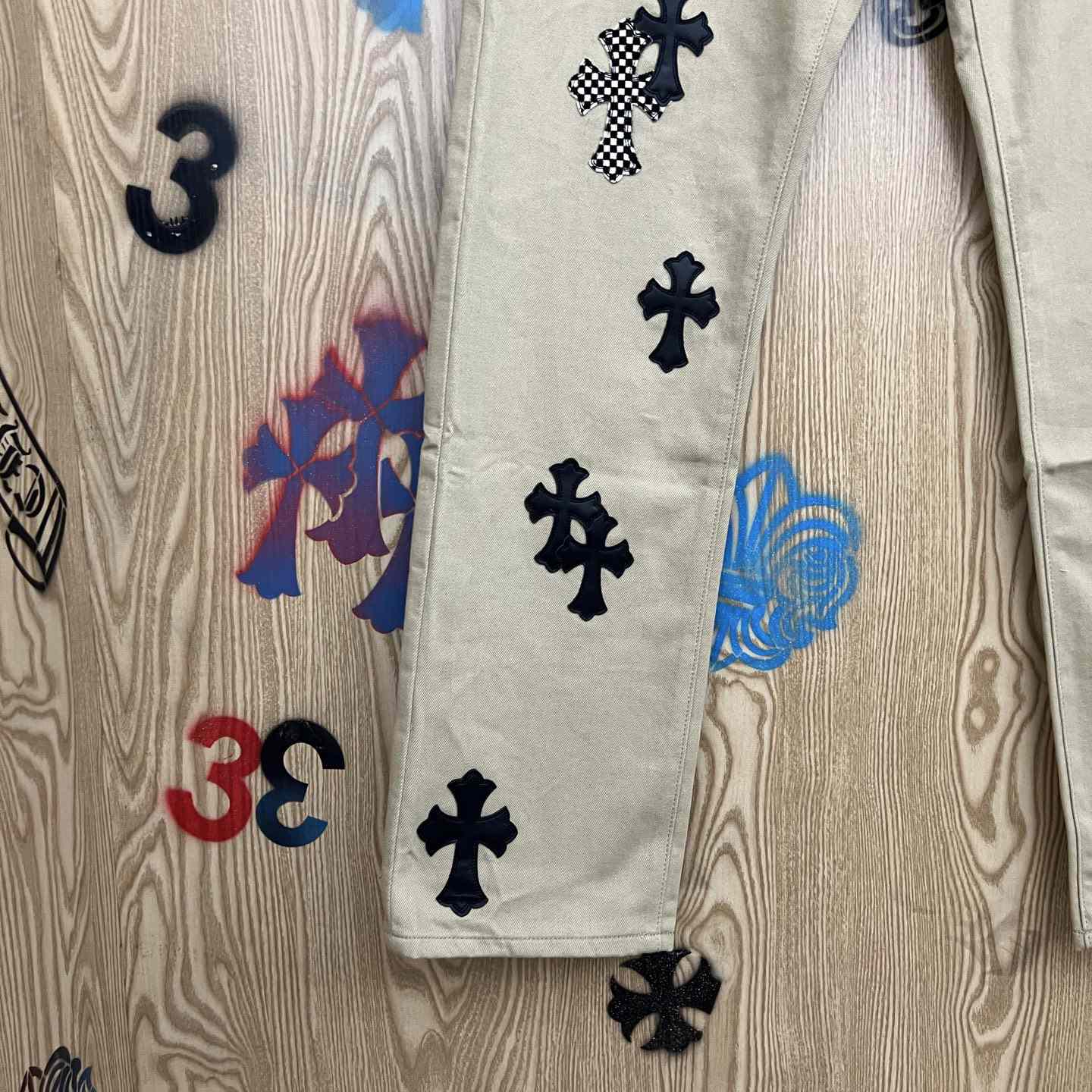 Chrome Hearts  Jeans  - DesignerGu