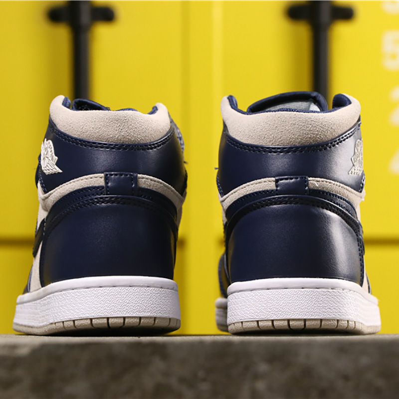 Jordan AJ1 Mid Top WMNS Navy Blue - 