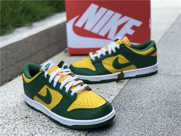 Nike SB Dunk Low Sneakers - 