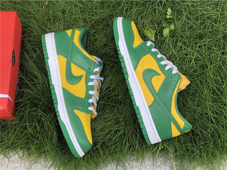 Nike SB Dunk Low Sneakers - 