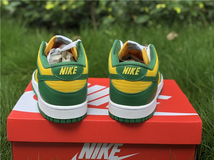 Nike SB Dunk Low Sneakers - 