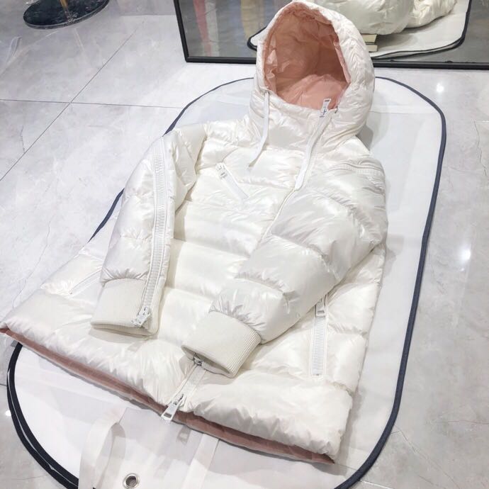 Moncler White Zipper Down Jacket  - 