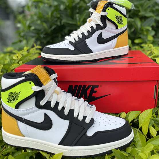 Jordan Air 1 High OG Volt Gold Sail 555088-118 - 