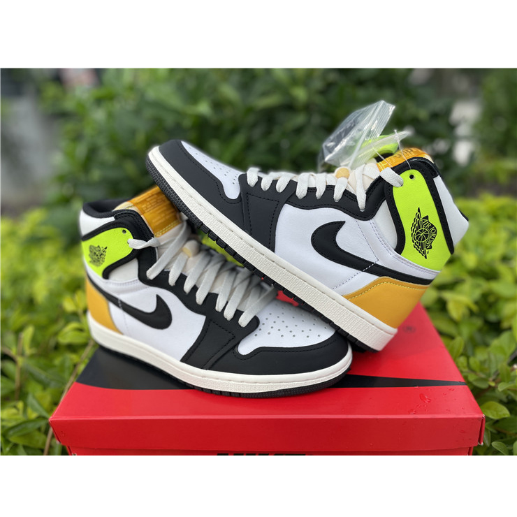 Jordan Air 1 High OG Volt Gold Sail 555088-118 - 