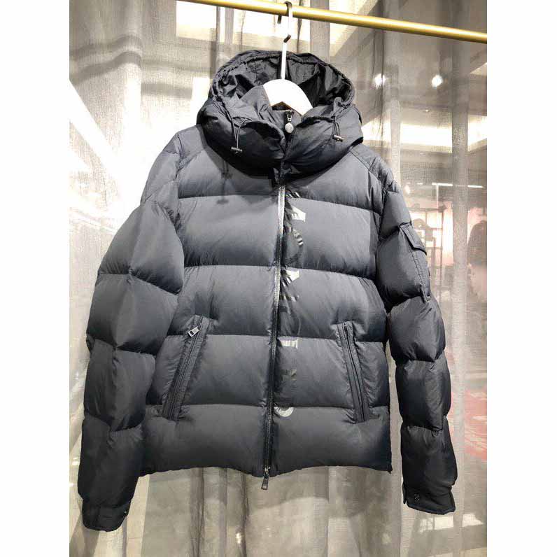 Moncler Maures Logo-print Quilted Down Jacket - 