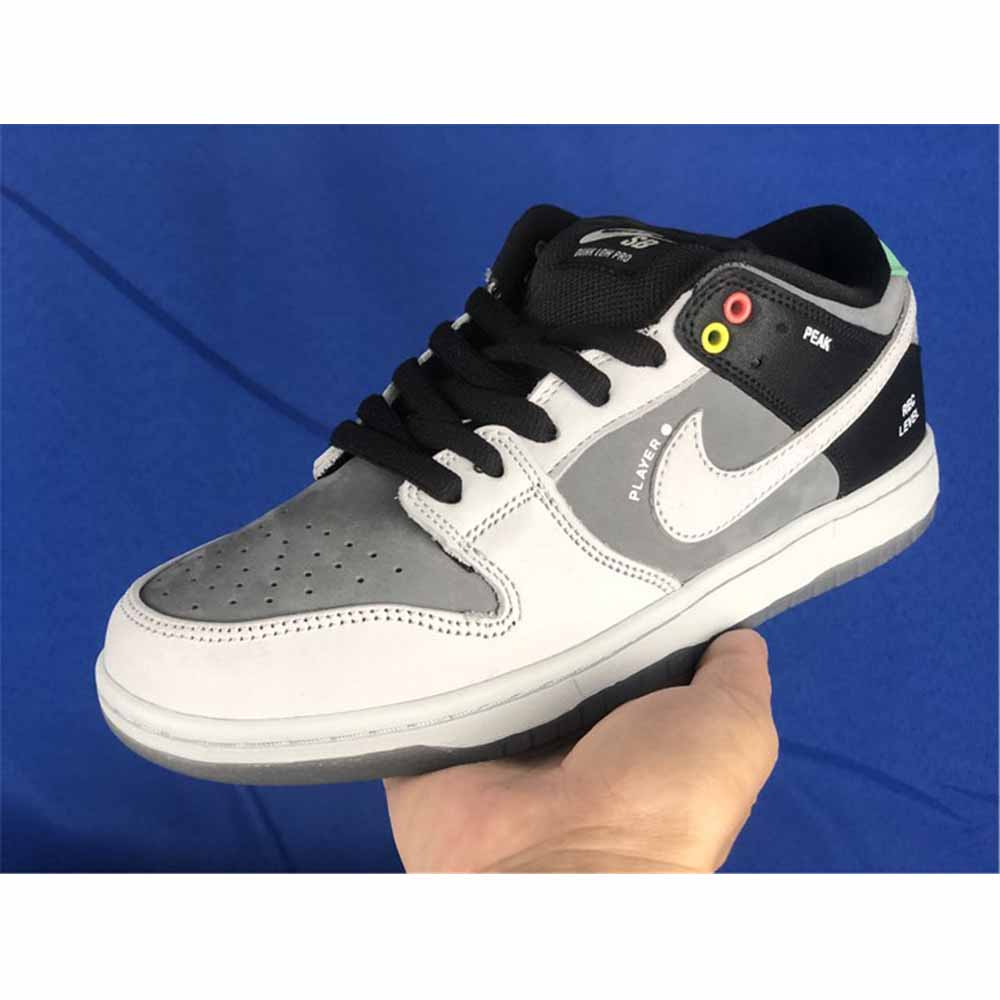 Nike SB Dunk Low 
