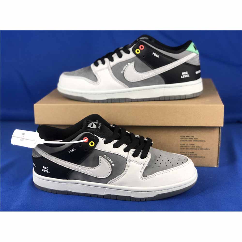 Nike SB Dunk Low 