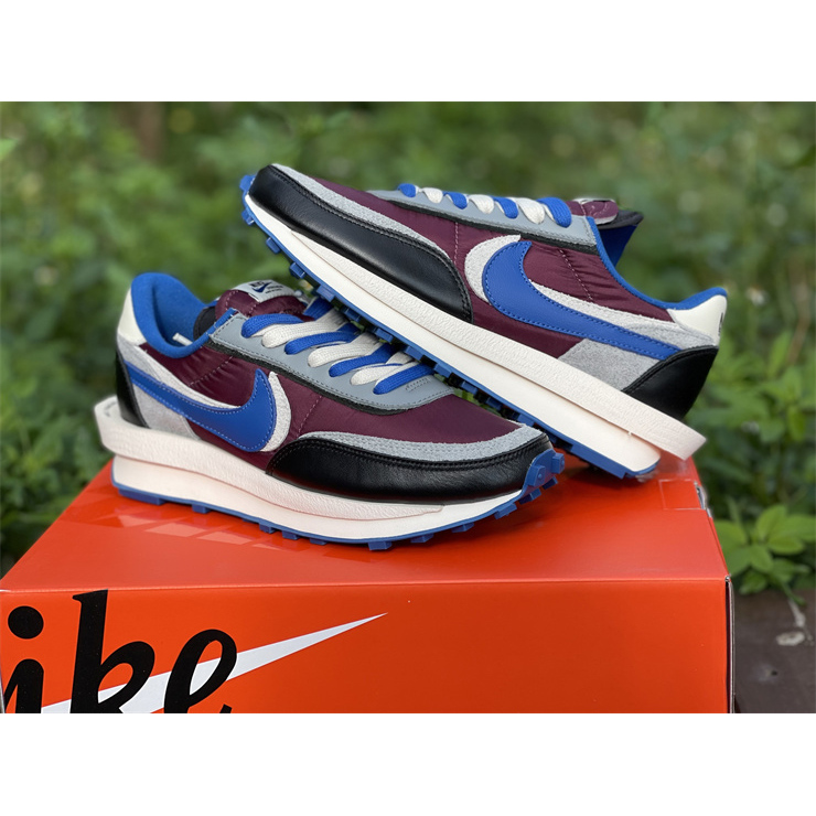 Nike Ldwaffle "Undercover X Sacai - Night Maroon" Sneaker - 