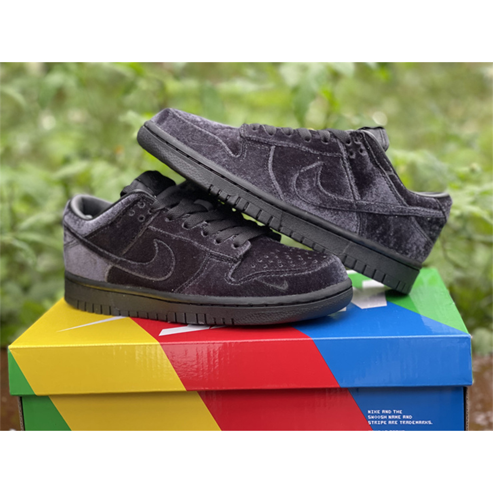 Dover Street Market X Nike Dunk Low "Triple Black" - DesignerGu