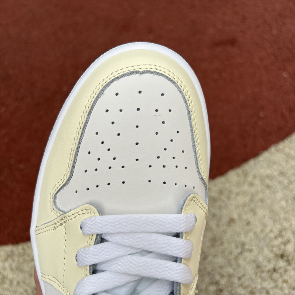 Jordan AJ1 Mid Zoom Sneakers - 