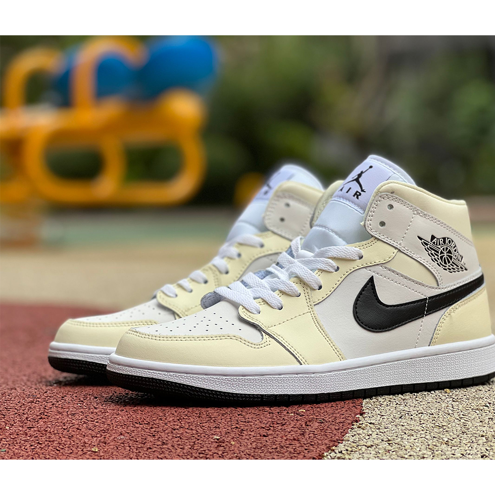 Jordan AJ1 Mid Zoom Sneakers - 