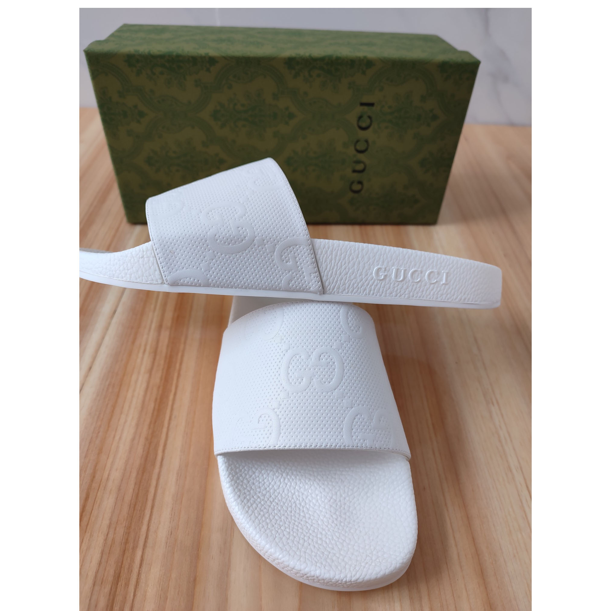 Gucci Logo Rubber Slide Sandal In White - 