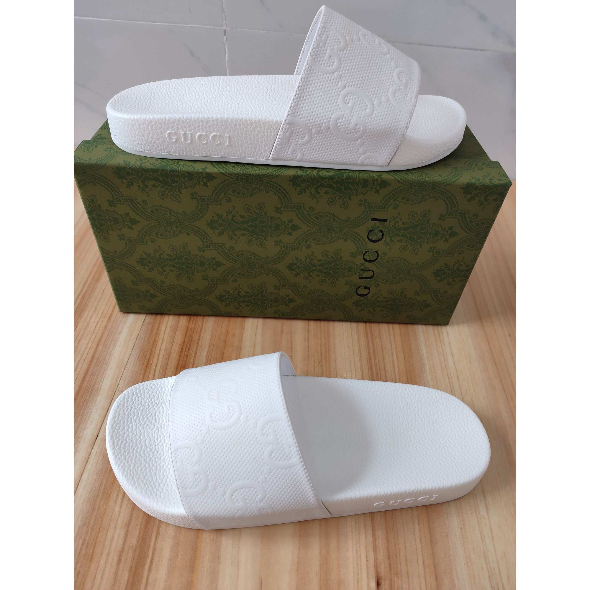 Gucci Logo Rubber Slide Sandal In White - 
