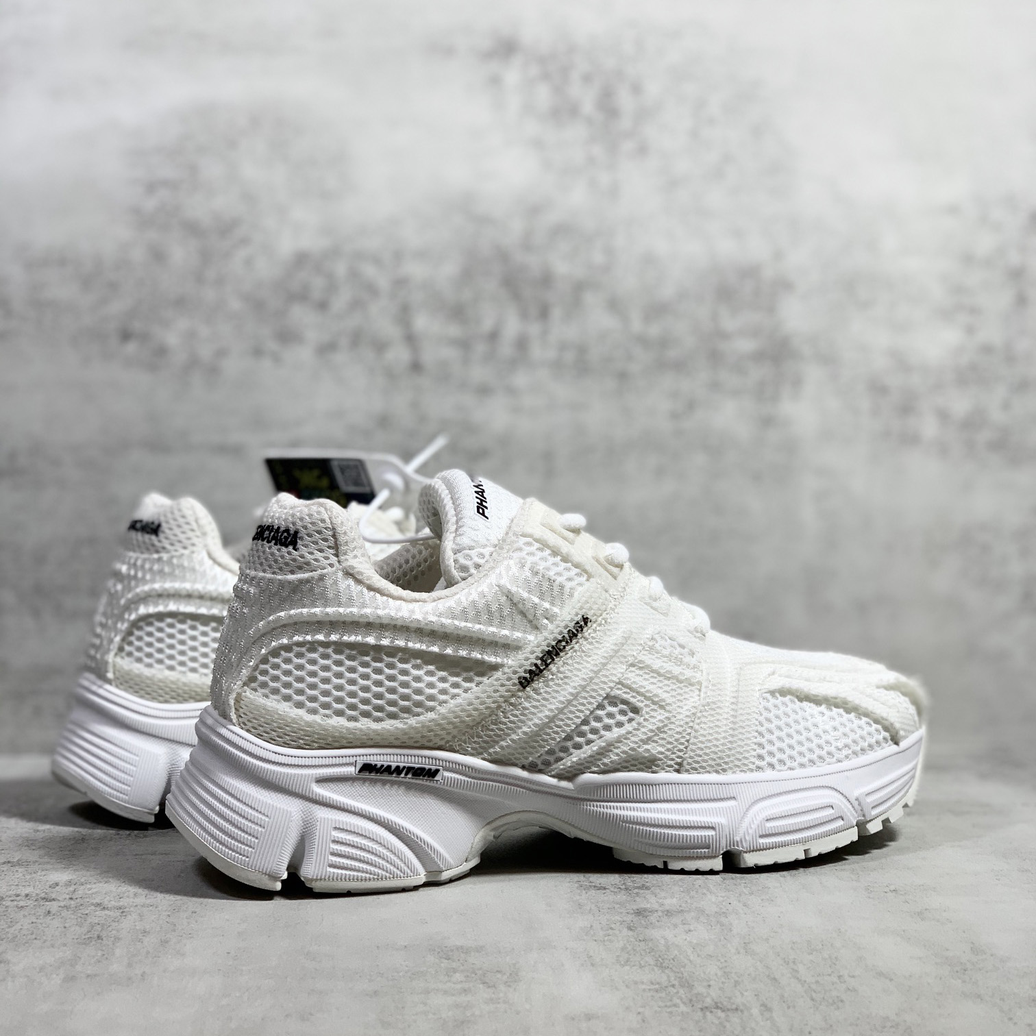 Balenciaga Men's Phantom Sneaker Washed In White - 