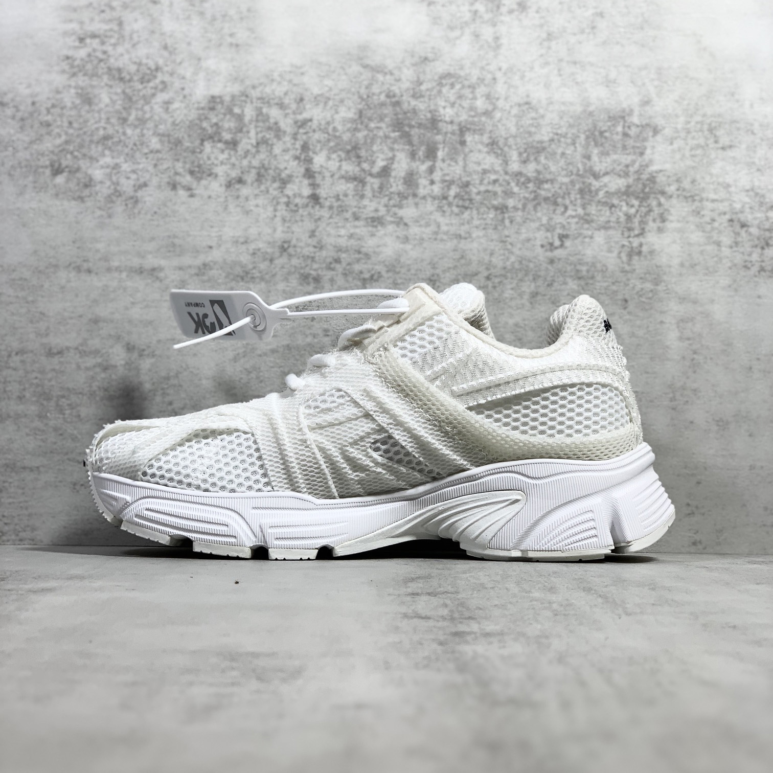 Balenciaga Men's Phantom Sneaker Washed In White - 