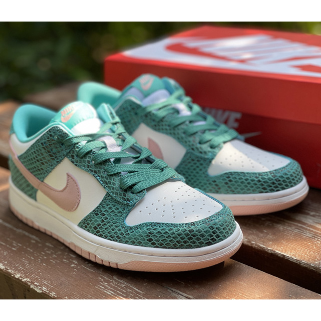 Nike Dunk SB Low ''Snake Skin'' Sneaker    DR8577-300 - 