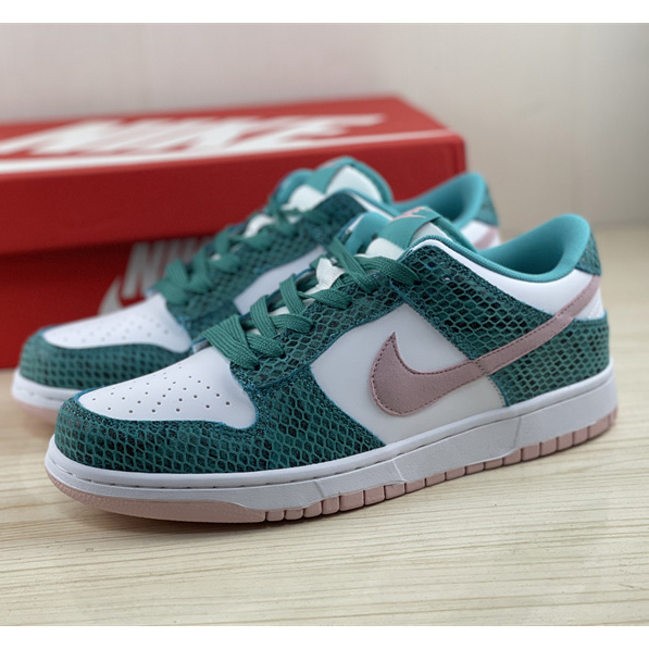 Nike Dunk SB Low ''Snake Skin'' Sneaker    DR8577-300 - 