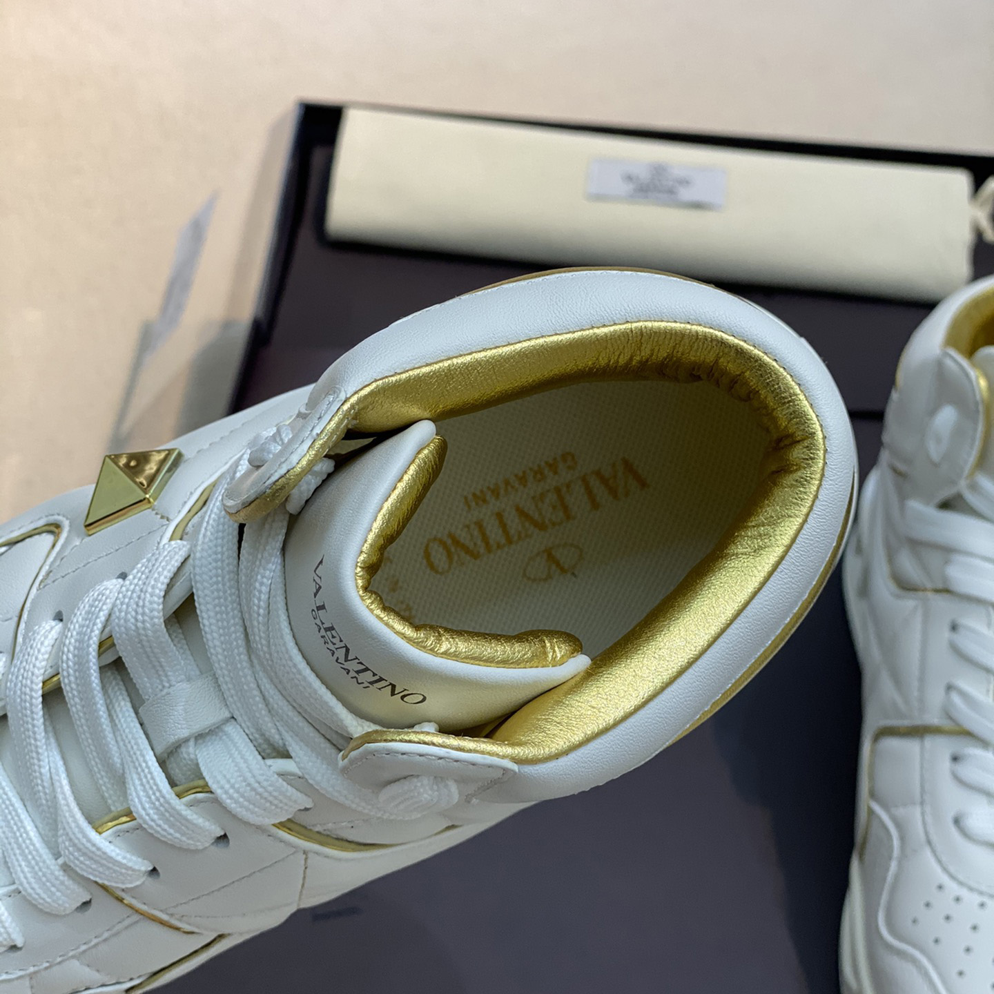 Valenti One Stud Mid-Top Nappa Sneaker - 